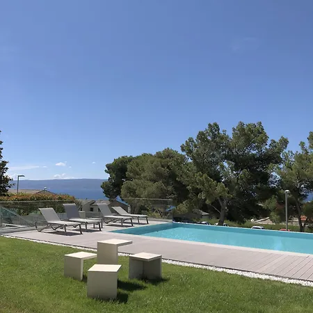 Bel Etage Luxury בית הארחה 4*