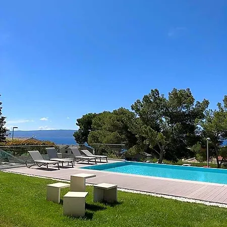 Bel Etage Luxury בית הארחה